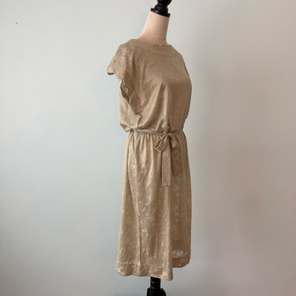 💚 Vintage Sage Green Sheer Jacquard Belted Midi Dress Scalloped Neck - Picture 5 of 14